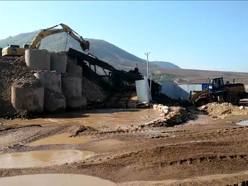 沙金振動篩設備 沙金振動篩設備