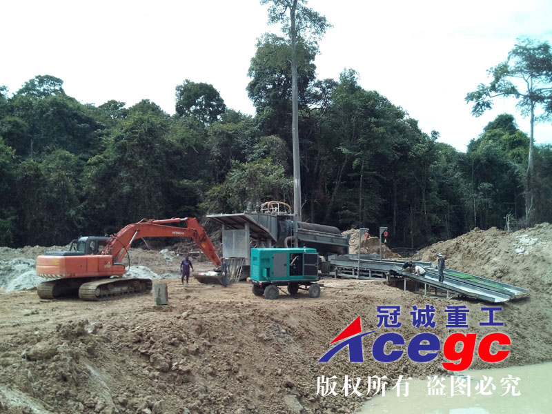 滾筒篩+鼓動溜槽聯合洗選沙金現場